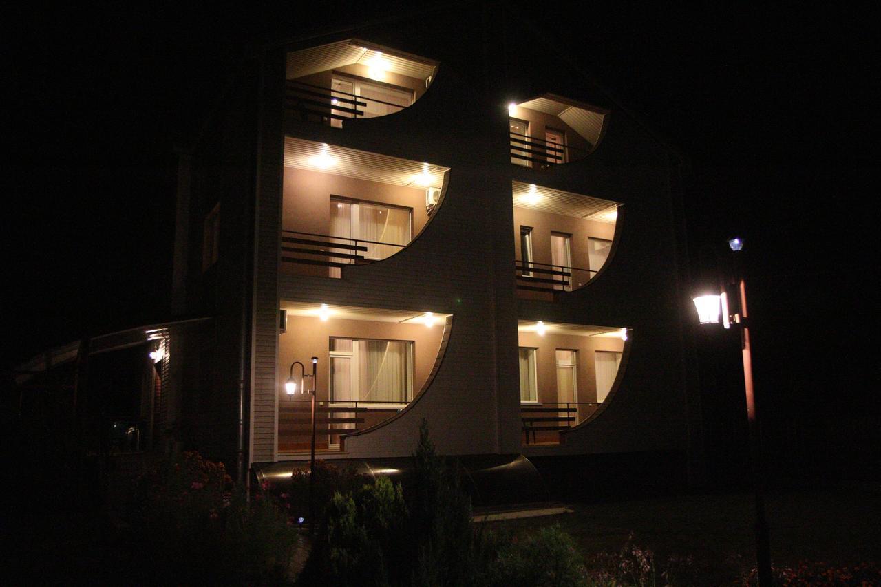 Uyut Hotel Černihiv Esterno foto
