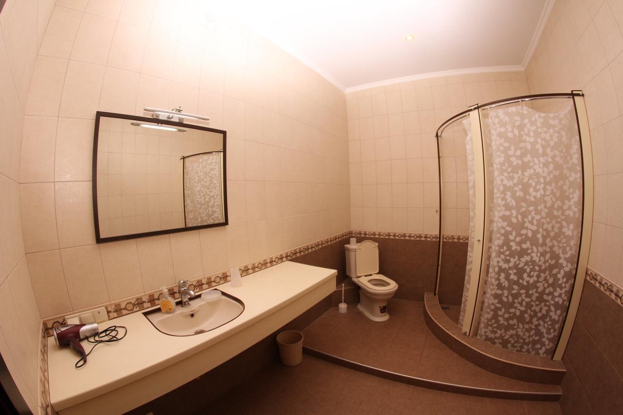 Uyut Hotel Černihiv Esterno foto