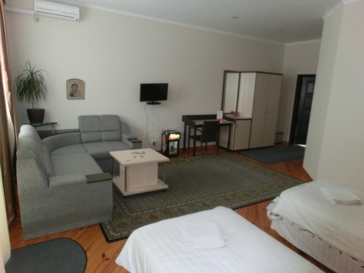 Uyut Hotel Černihiv Esterno foto
