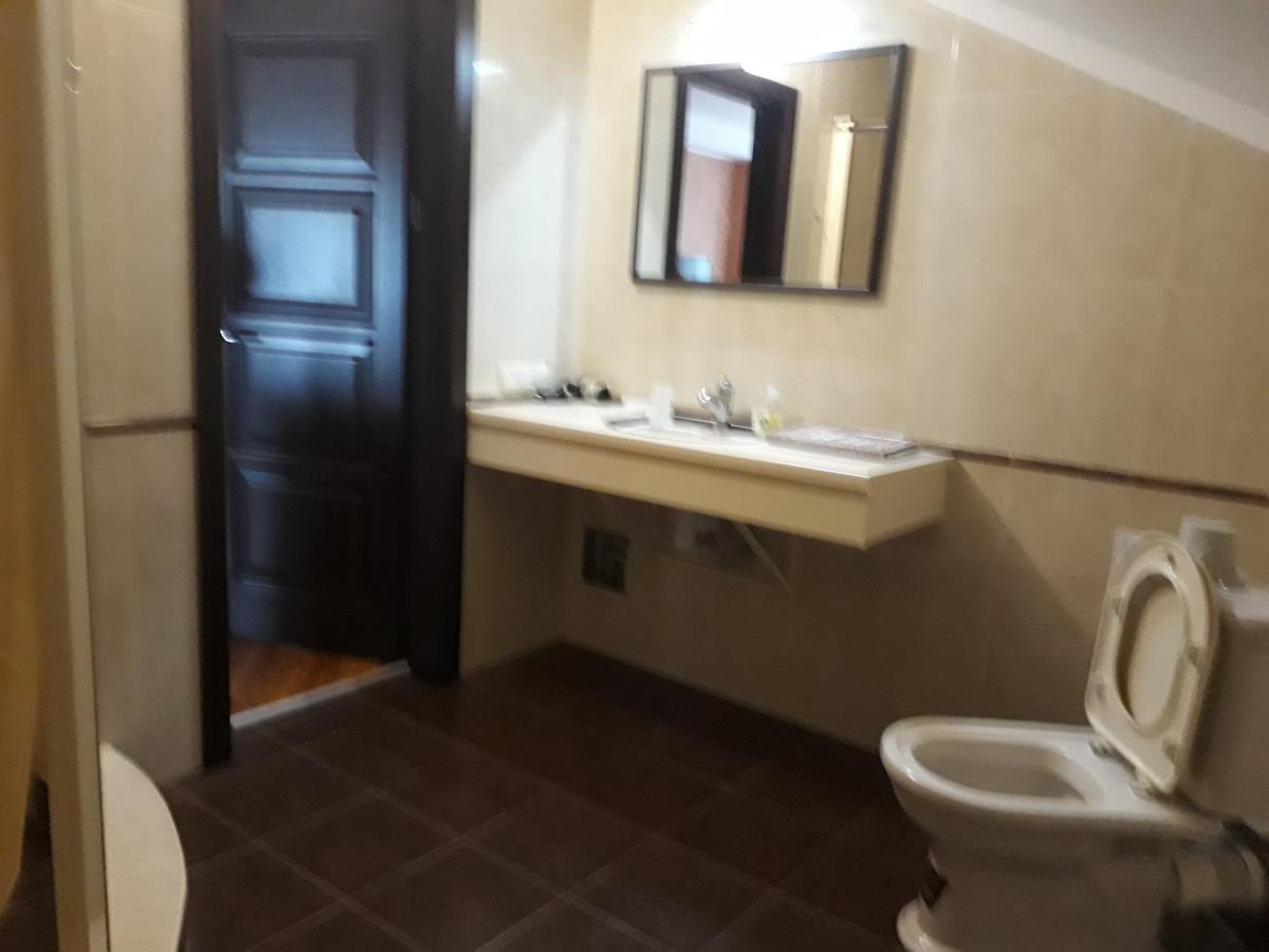 Uyut Hotel Černihiv Esterno foto
